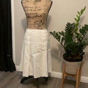 Tahiri White pleated skirt